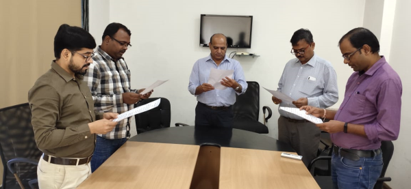 संविधान दिवसके अवसर पर दहेज सेज़ के कस्टम अधिकारियों ने संविधान के उपदेसिका के अनुसार काम करने की शपथ